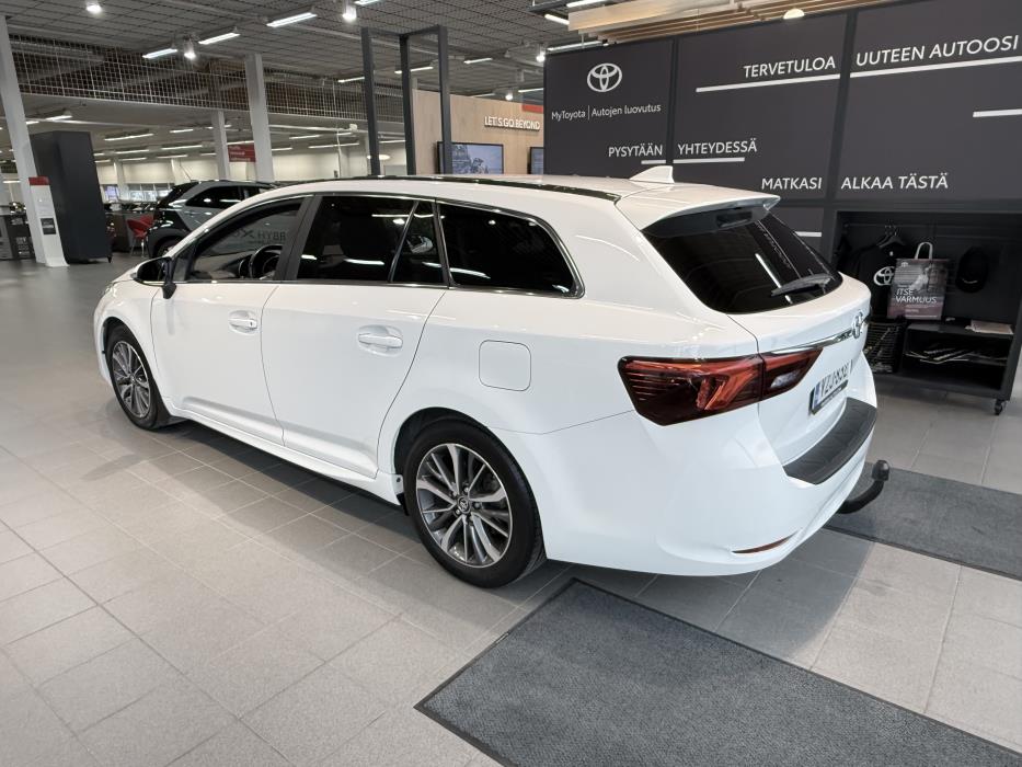 TOYOTA AVENSIS 2017