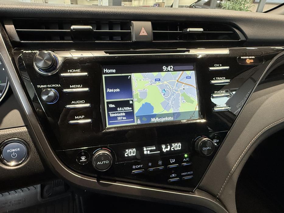 TOYOTA CAMRY 2021