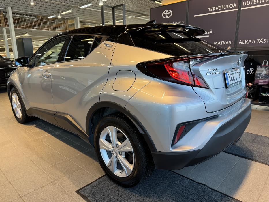 TOYOTA C-HR 2023