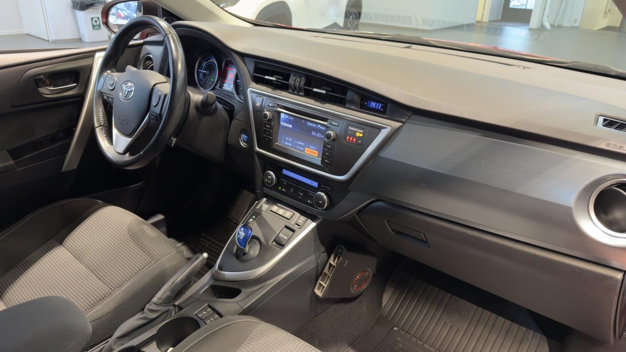 TOYOTA Auris 2013