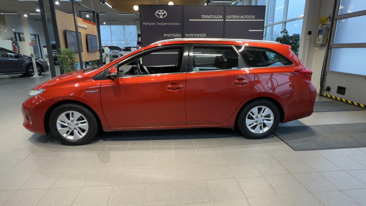 TOYOTA Auris 2013