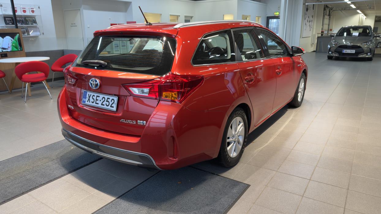 TOYOTA Auris 2013