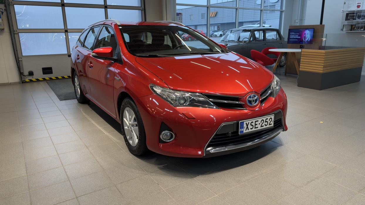TOYOTA Auris 2013