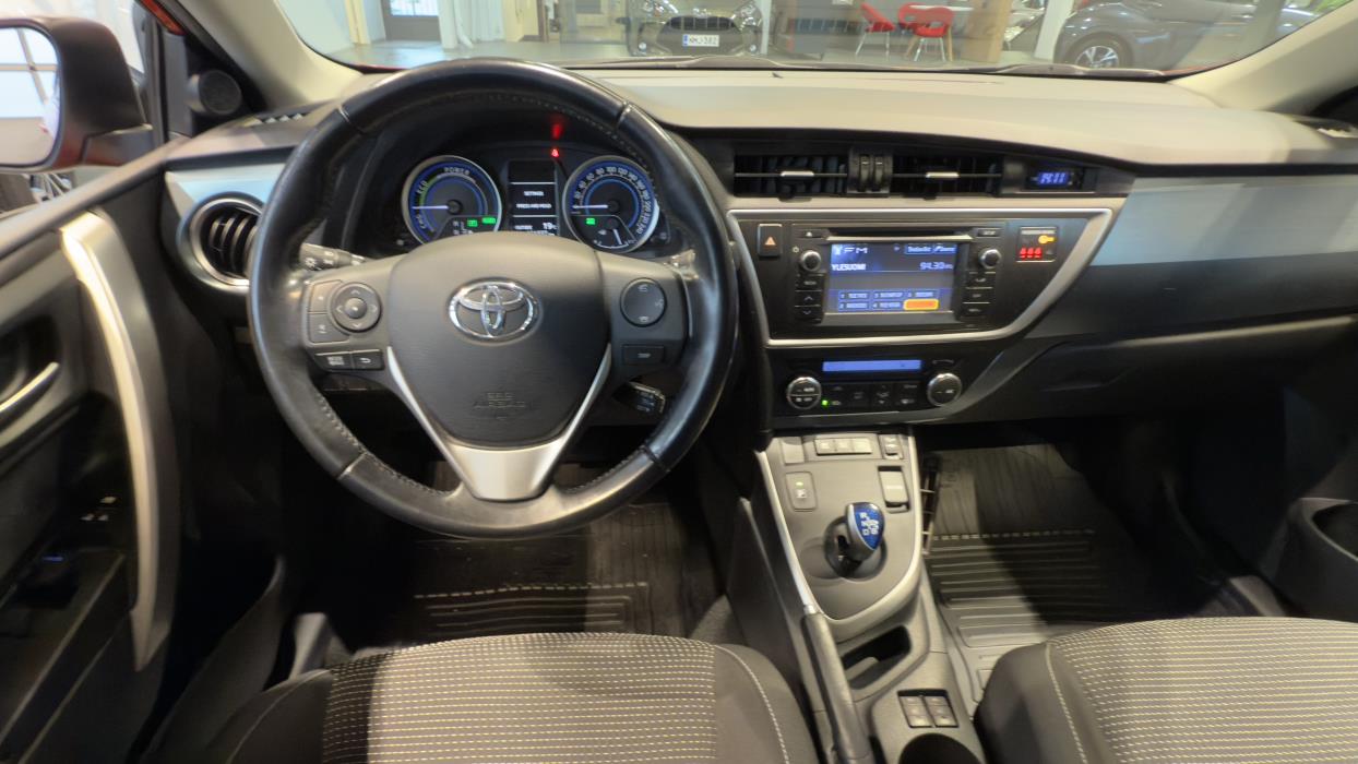 TOYOTA Auris 2013
