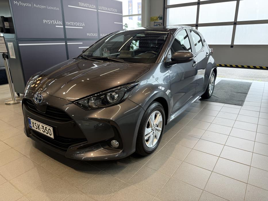 TOYOTA YARIS 2024