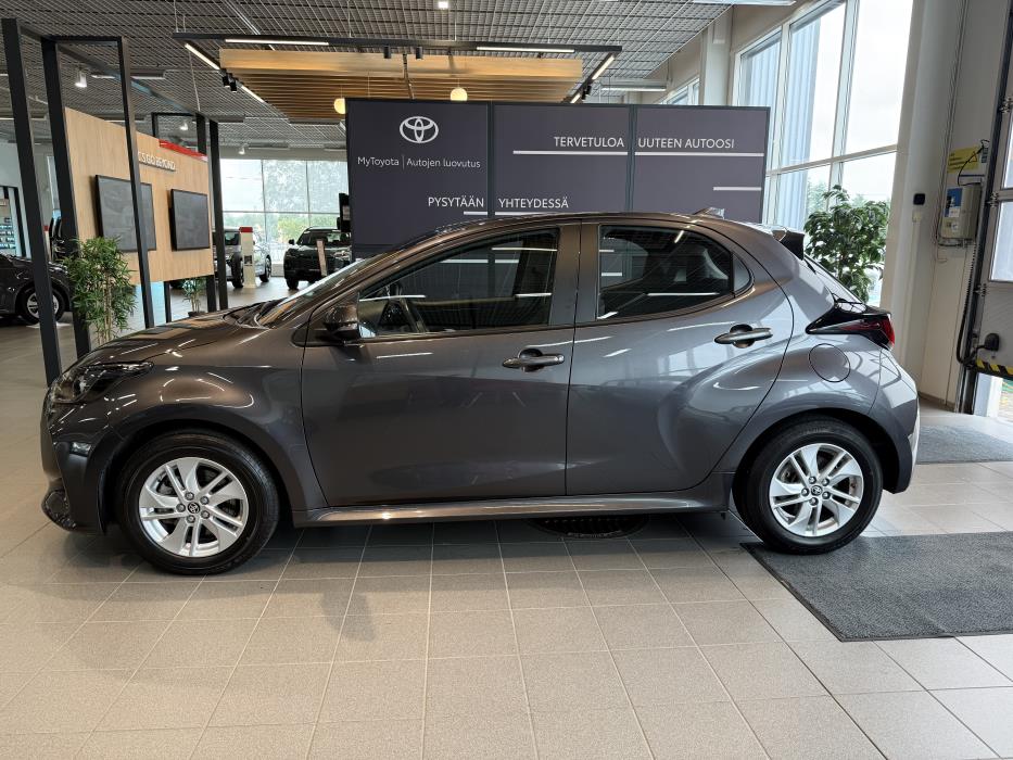 TOYOTA YARIS 2024