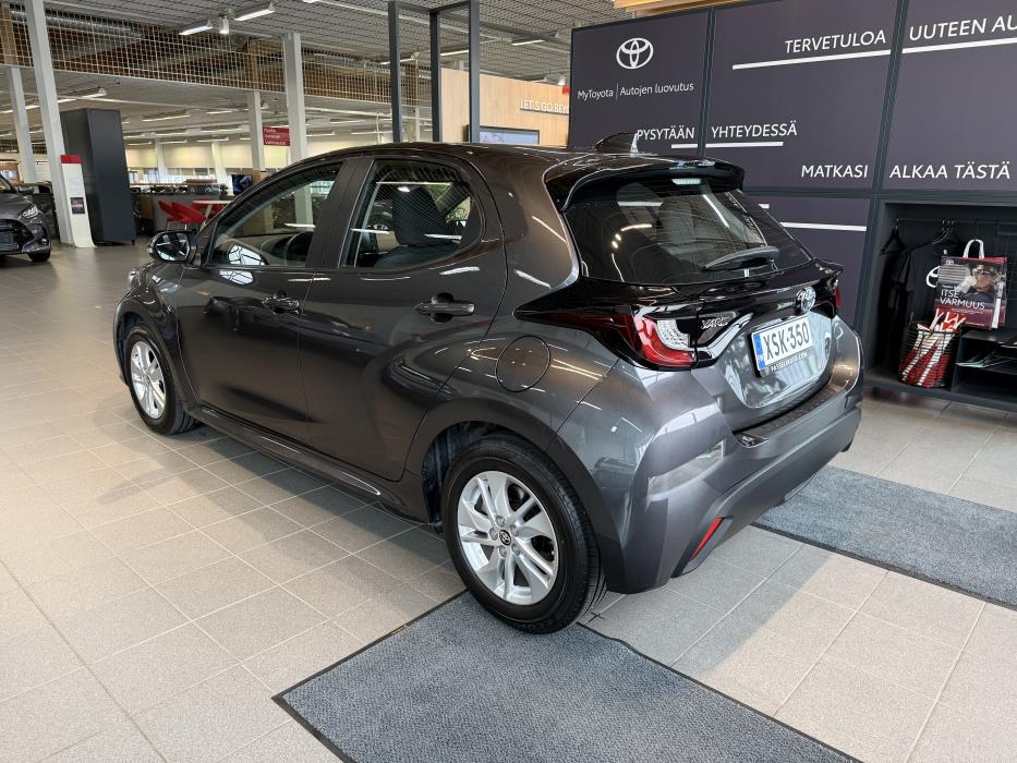 TOYOTA YARIS 2024