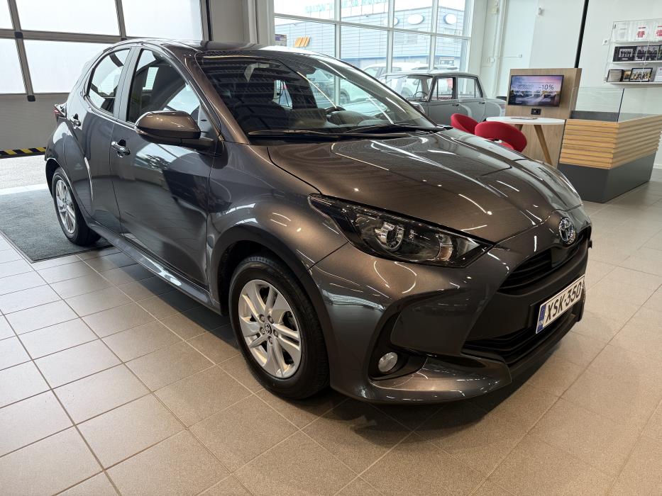 TOYOTA YARIS 2024