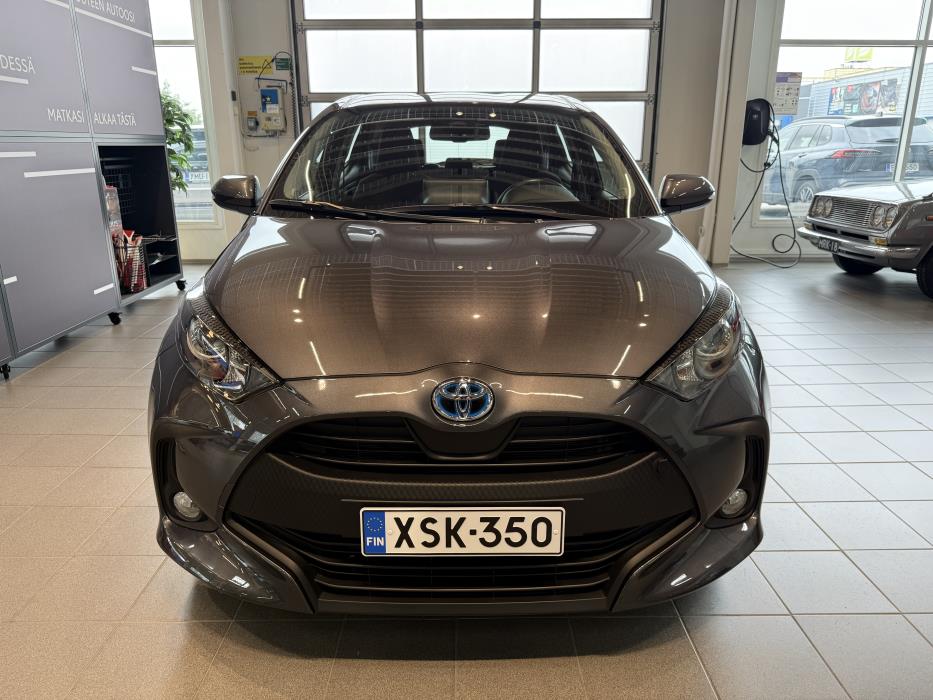 TOYOTA YARIS 2024
