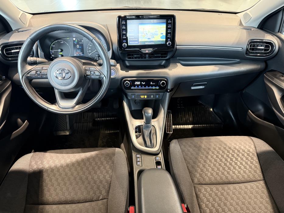 TOYOTA YARIS 2024