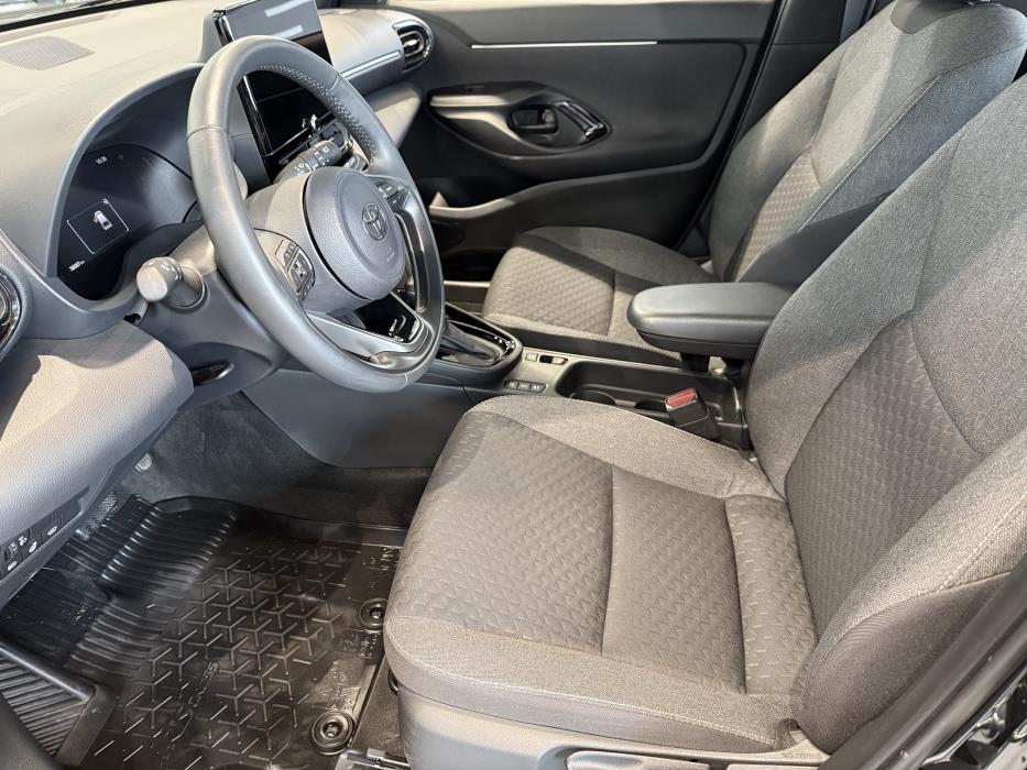 TOYOTA Yaris Cross 2025