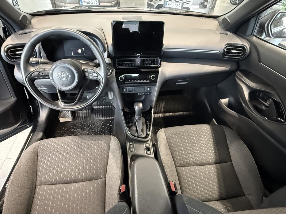 TOYOTA Yaris Cross 2025