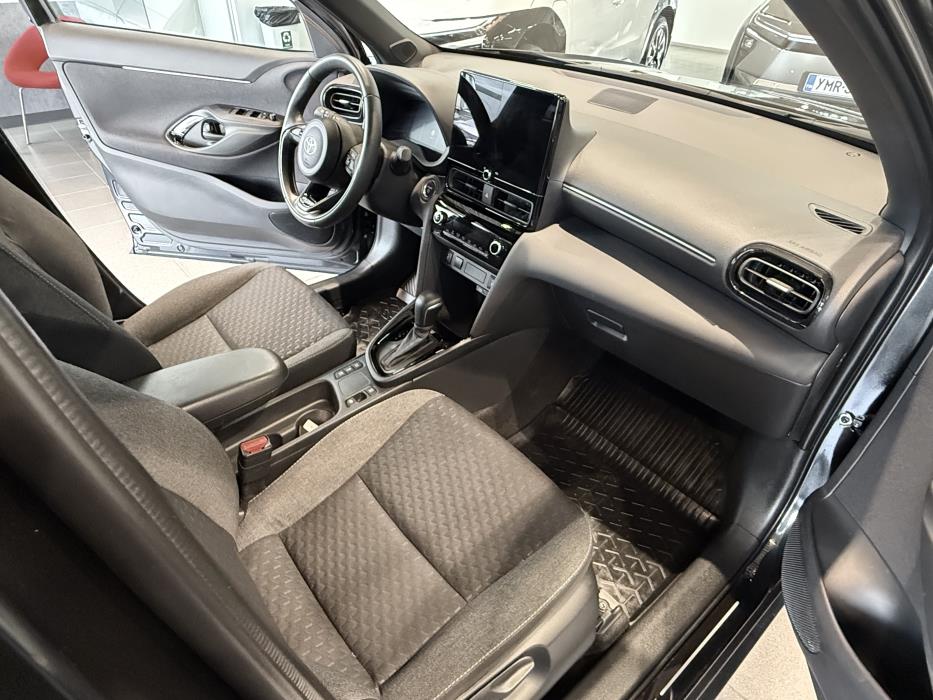 TOYOTA Yaris Cross 2025