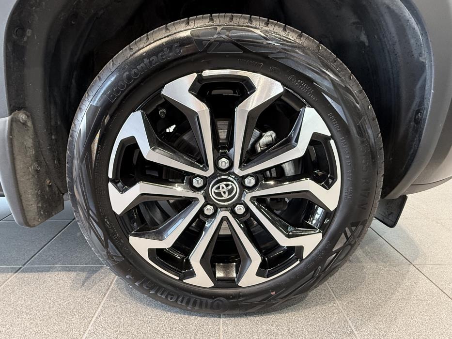 TOYOTA Yaris Cross 2025