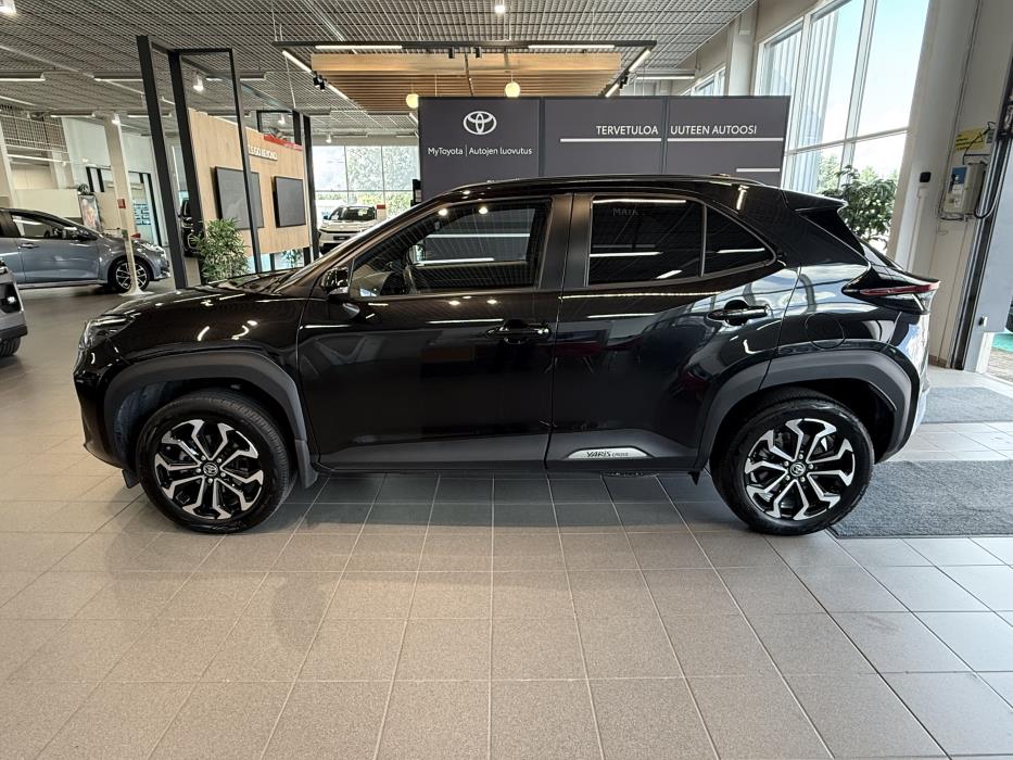 TOYOTA Yaris Cross 2025