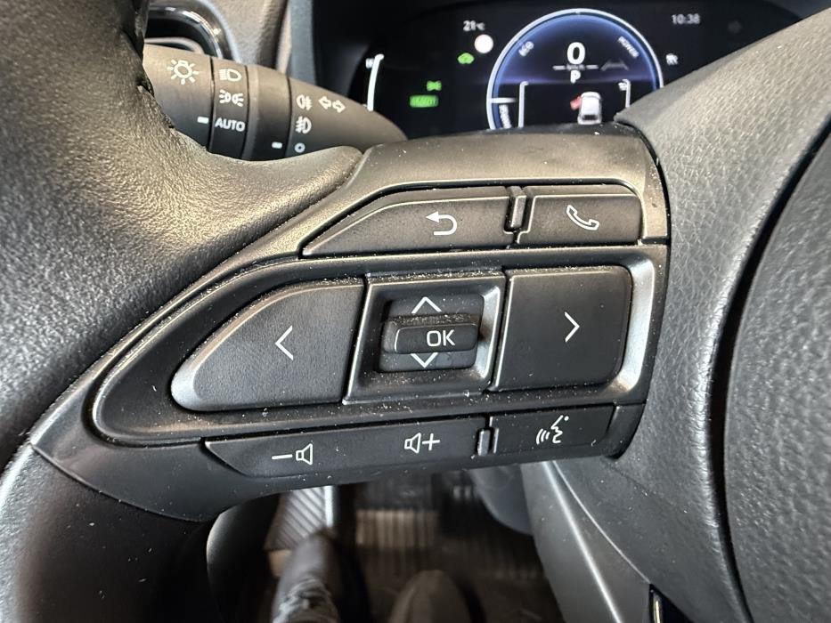 TOYOTA Yaris Cross 2025