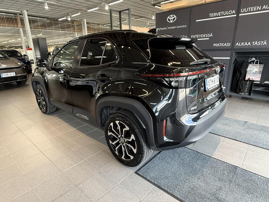 TOYOTA Yaris Cross 2025