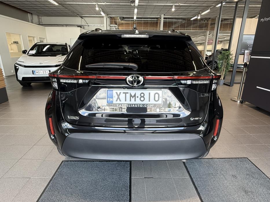 TOYOTA Yaris Cross 2025