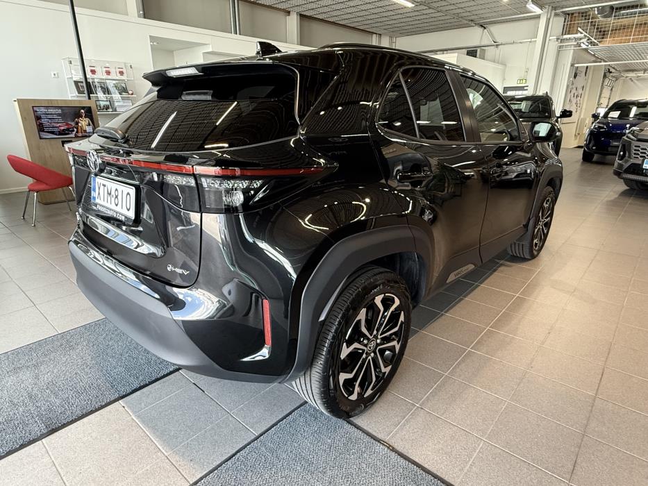 TOYOTA Yaris Cross 2025