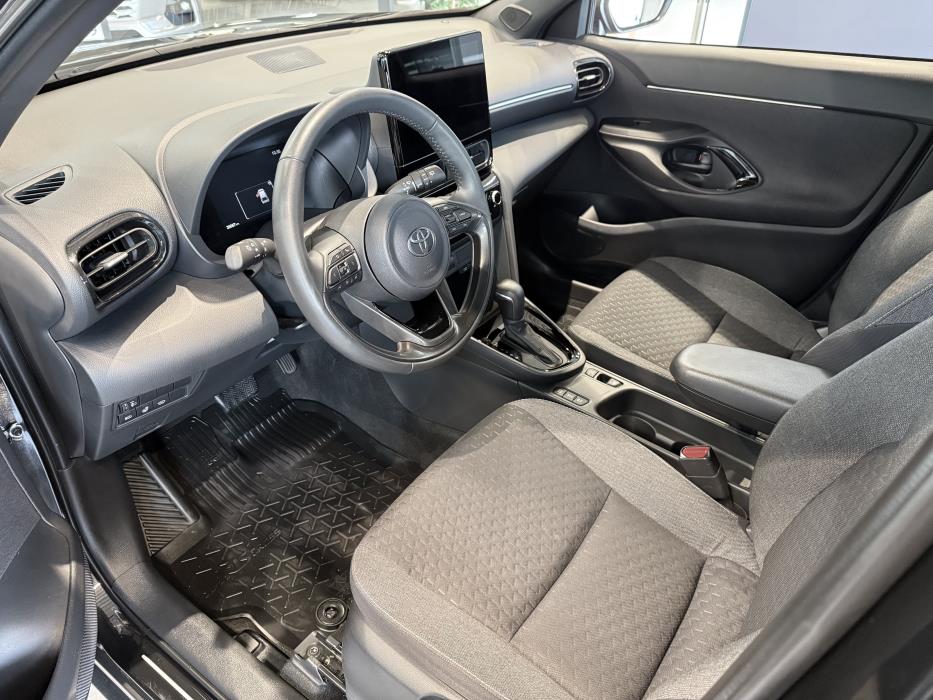 TOYOTA Yaris Cross 2025