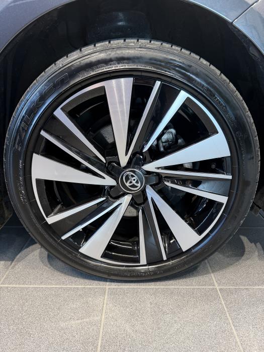 TOYOTA COROLLA 2025