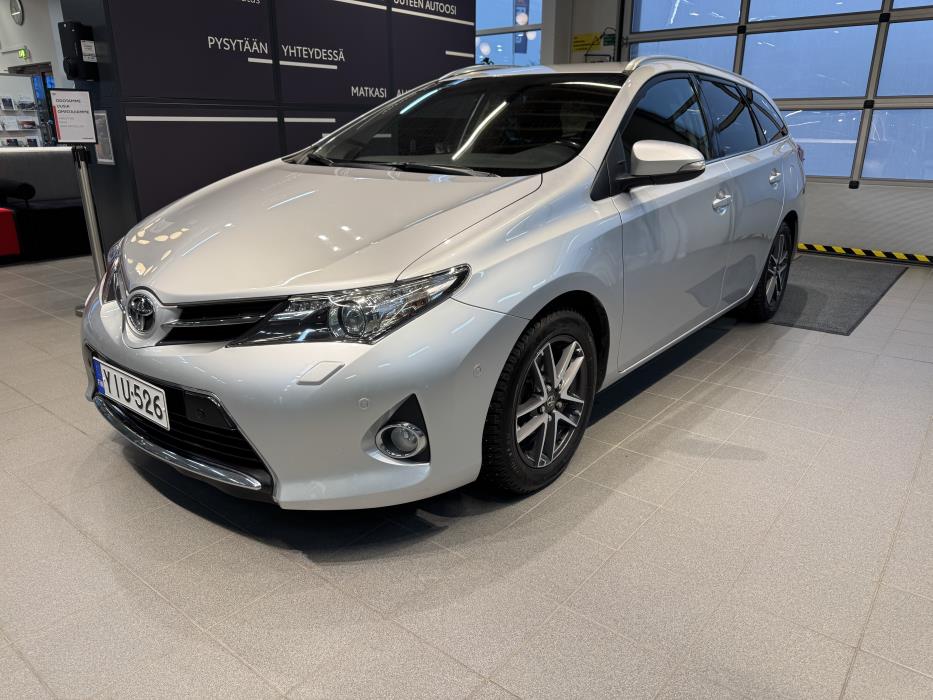TOYOTA Auris 2014