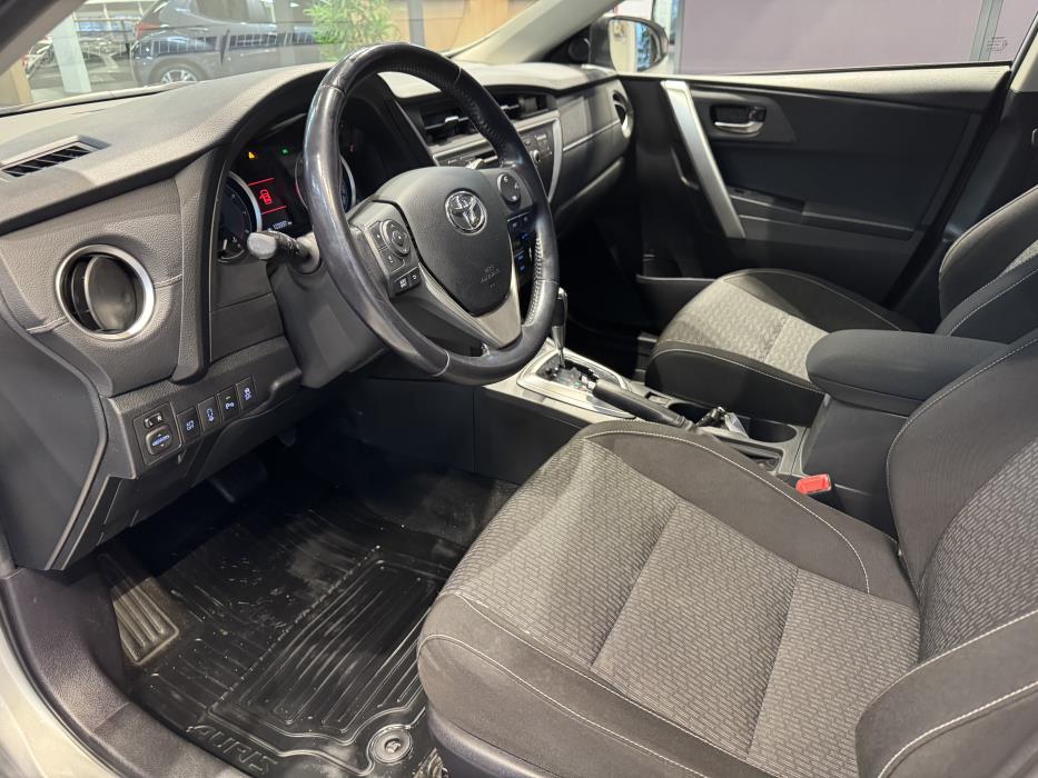 TOYOTA Auris 2014