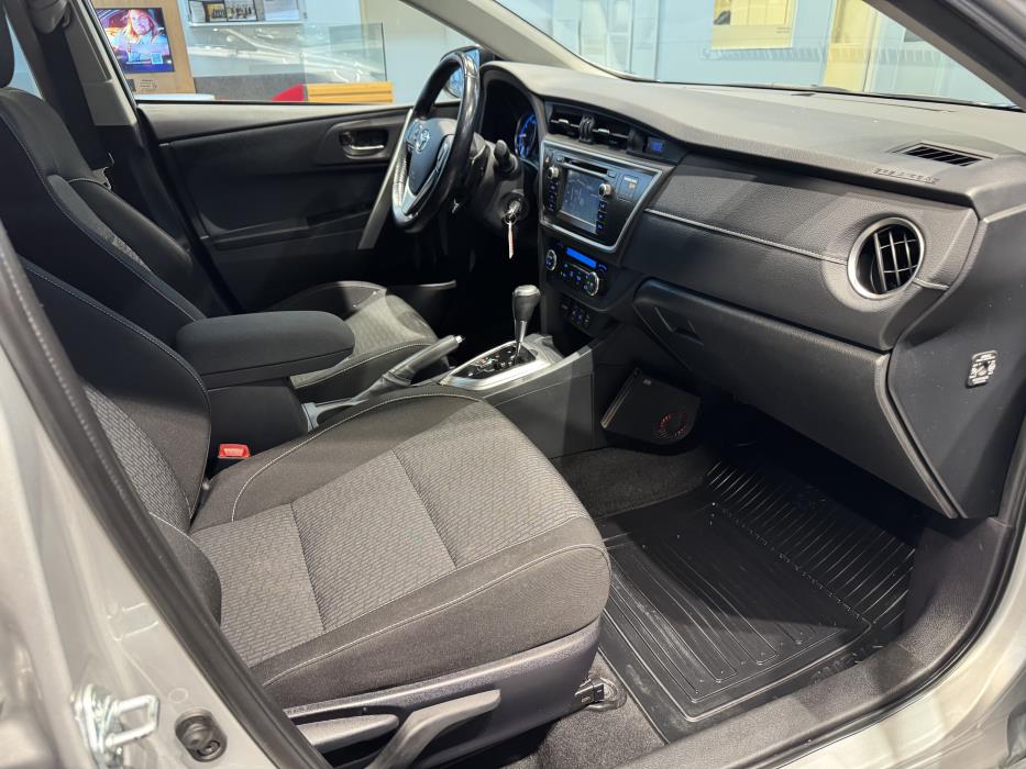TOYOTA Auris 2014