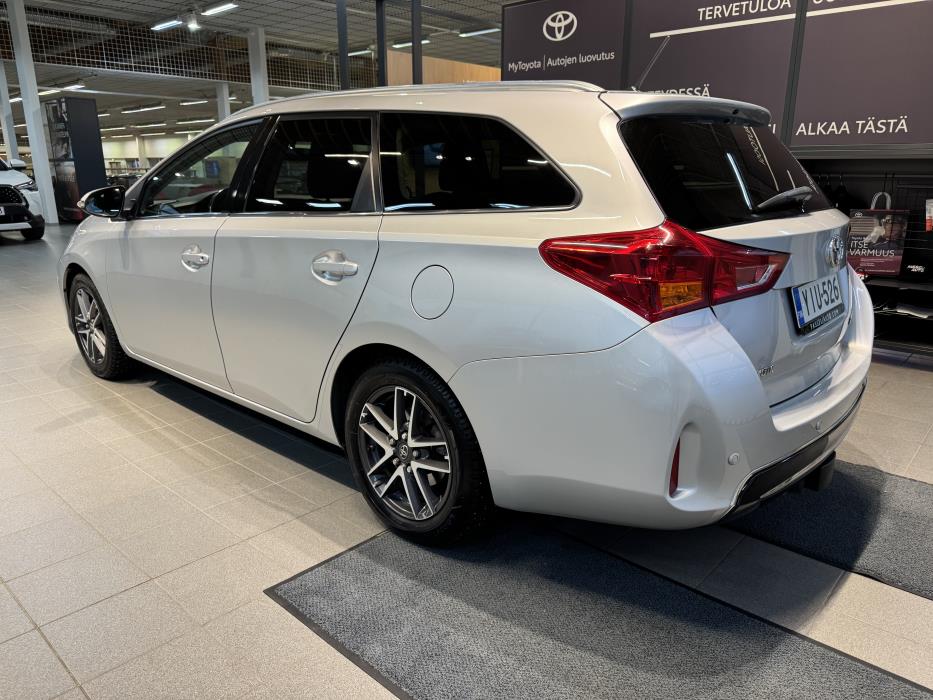 TOYOTA Auris 2014