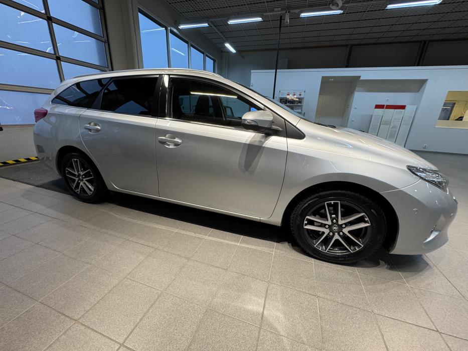TOYOTA Auris 2014