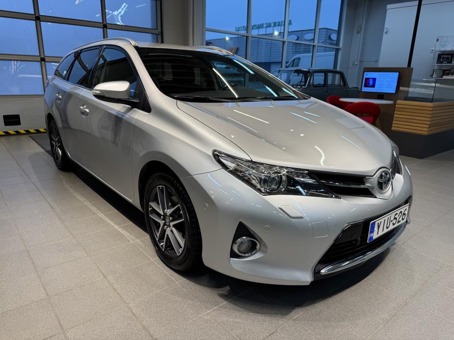 TOYOTA Auris 2014