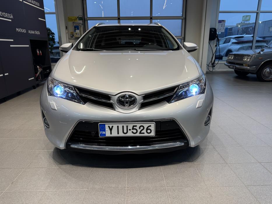 TOYOTA Auris 2014