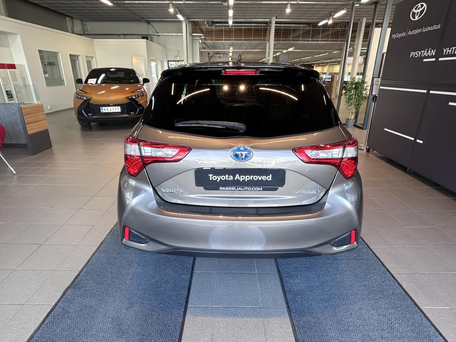 TOYOTA YARIS 0