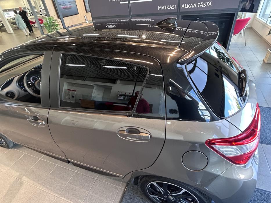 TOYOTA YARIS 0