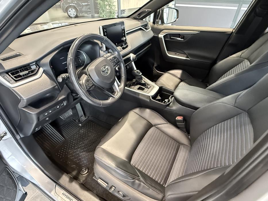 TOYOTA RAV4 2020