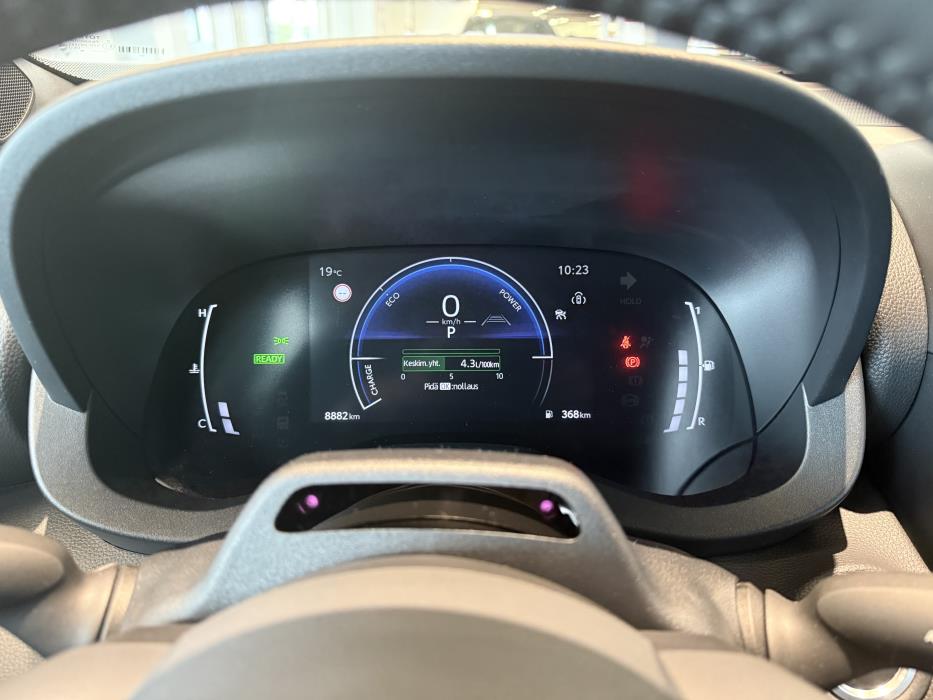 TOYOTA Yaris Cross 2026