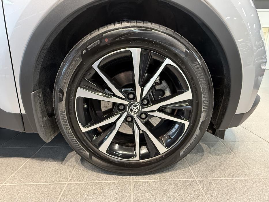 TOYOTA C-HR 2023