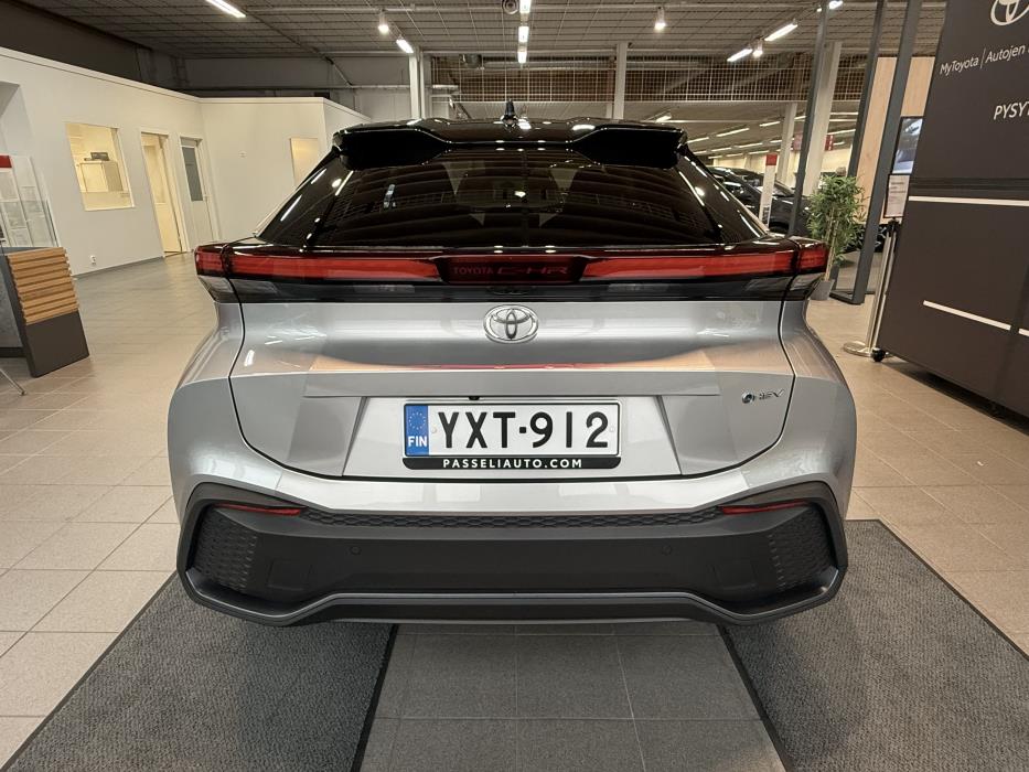 TOYOTA C-HR 2023