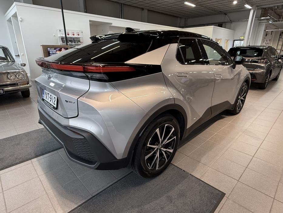 TOYOTA C-HR 2023