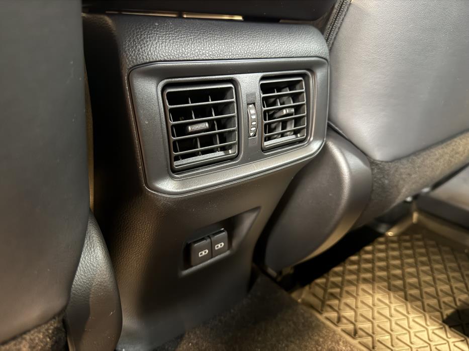 TOYOTA RAV4 2025