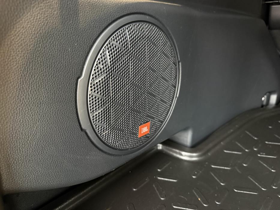 TOYOTA RAV4 2025