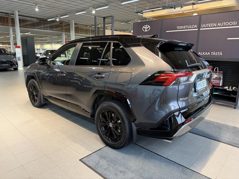 TOYOTA RAV4 2025