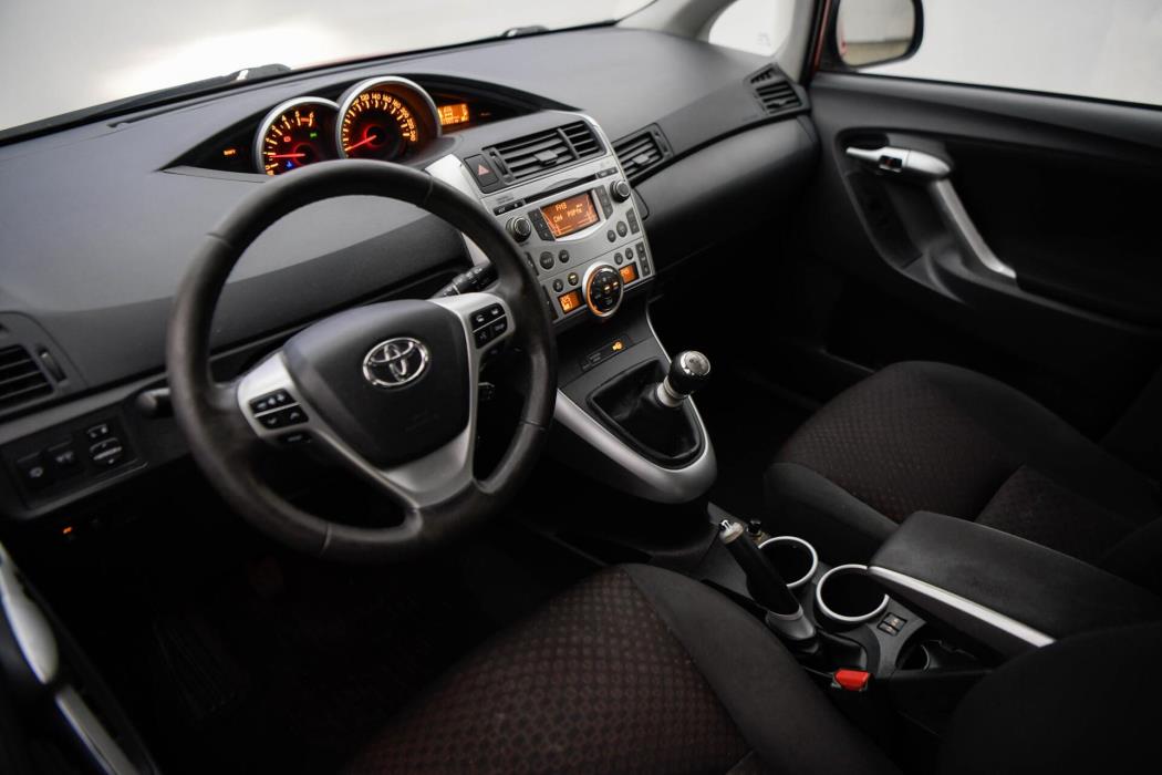 TOYOTA Verso 2011