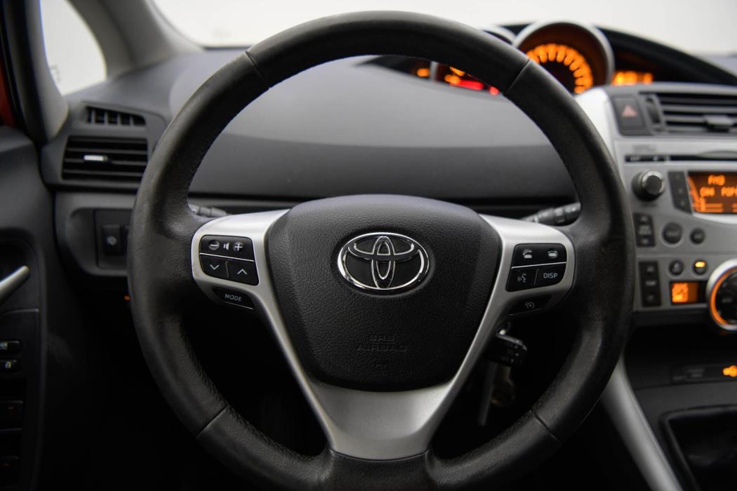 TOYOTA Verso 2011