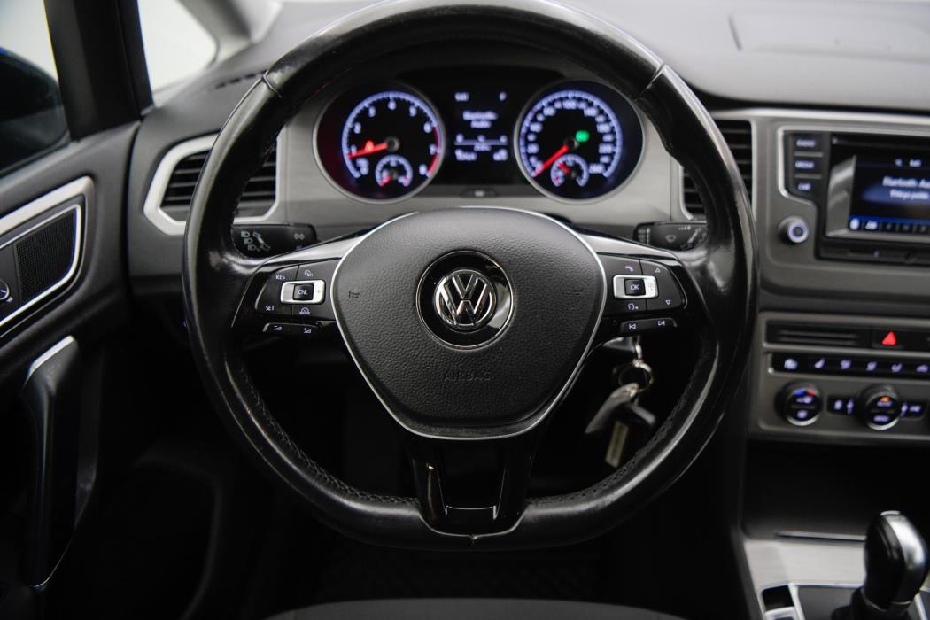 VOLKSWAGEN Golf Sportsvan 2016