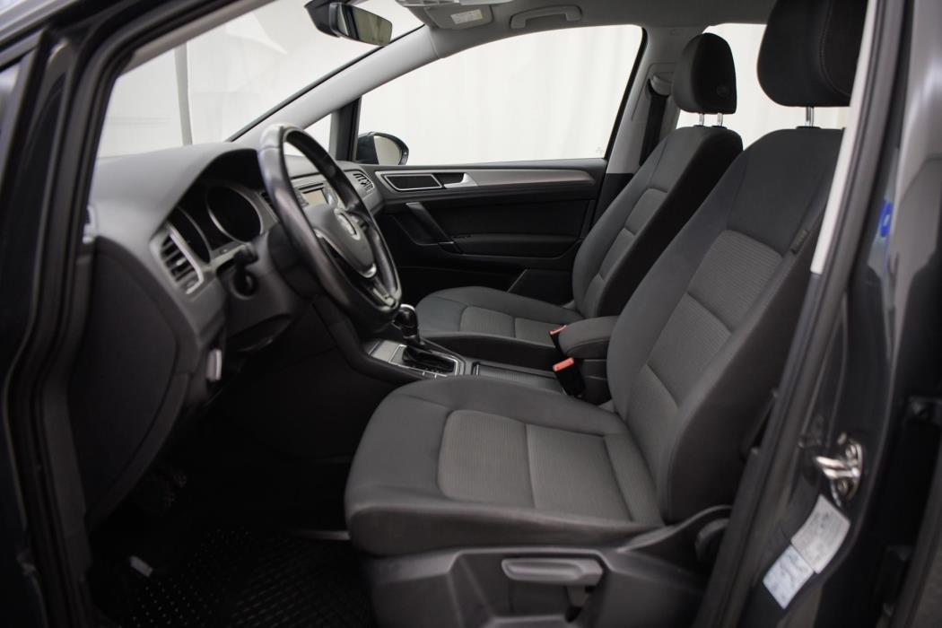 VOLKSWAGEN Golf Sportsvan 2016