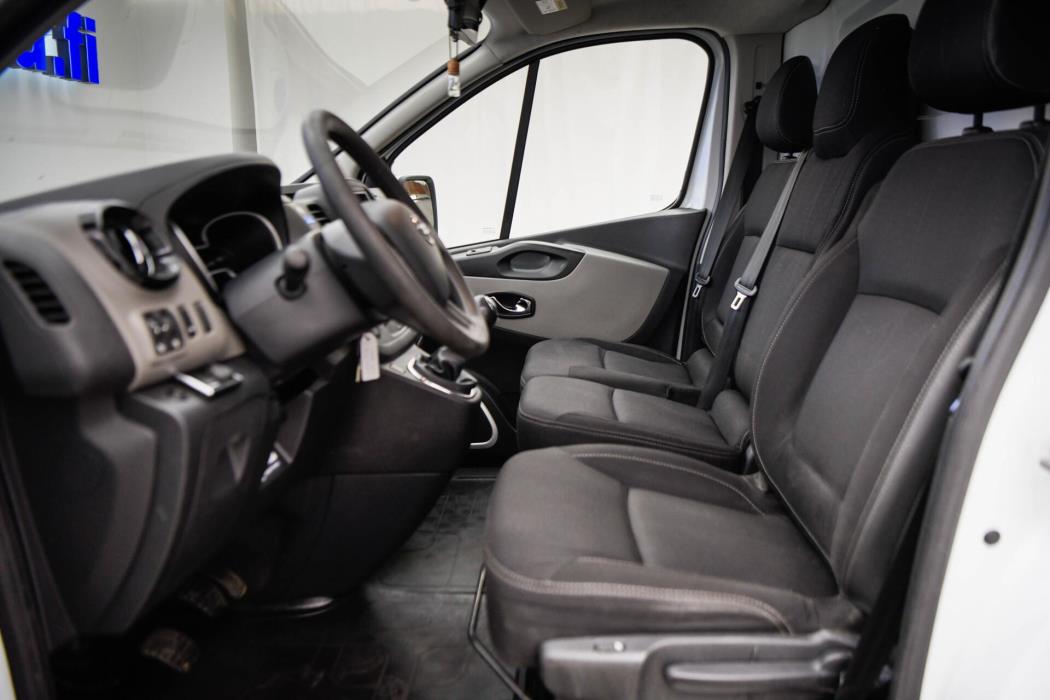 NISSAN NV300 2018