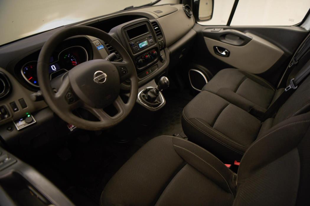 NISSAN NV300 2018