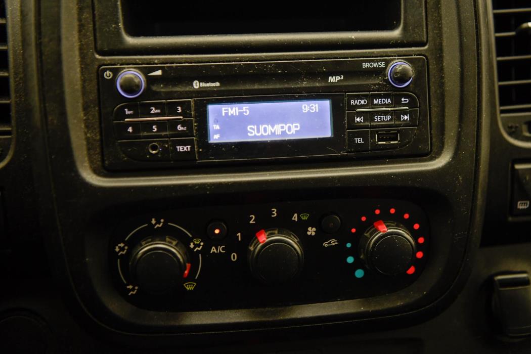 NISSAN NV300 2018