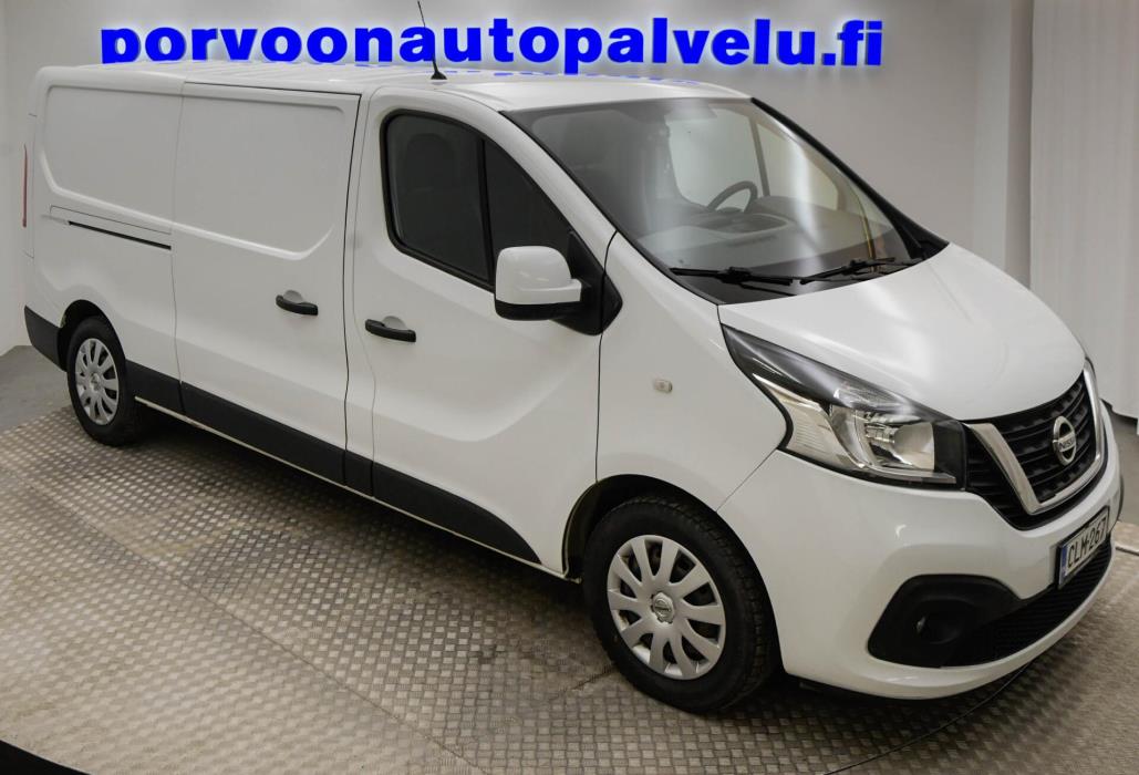 NISSAN NV300 2018